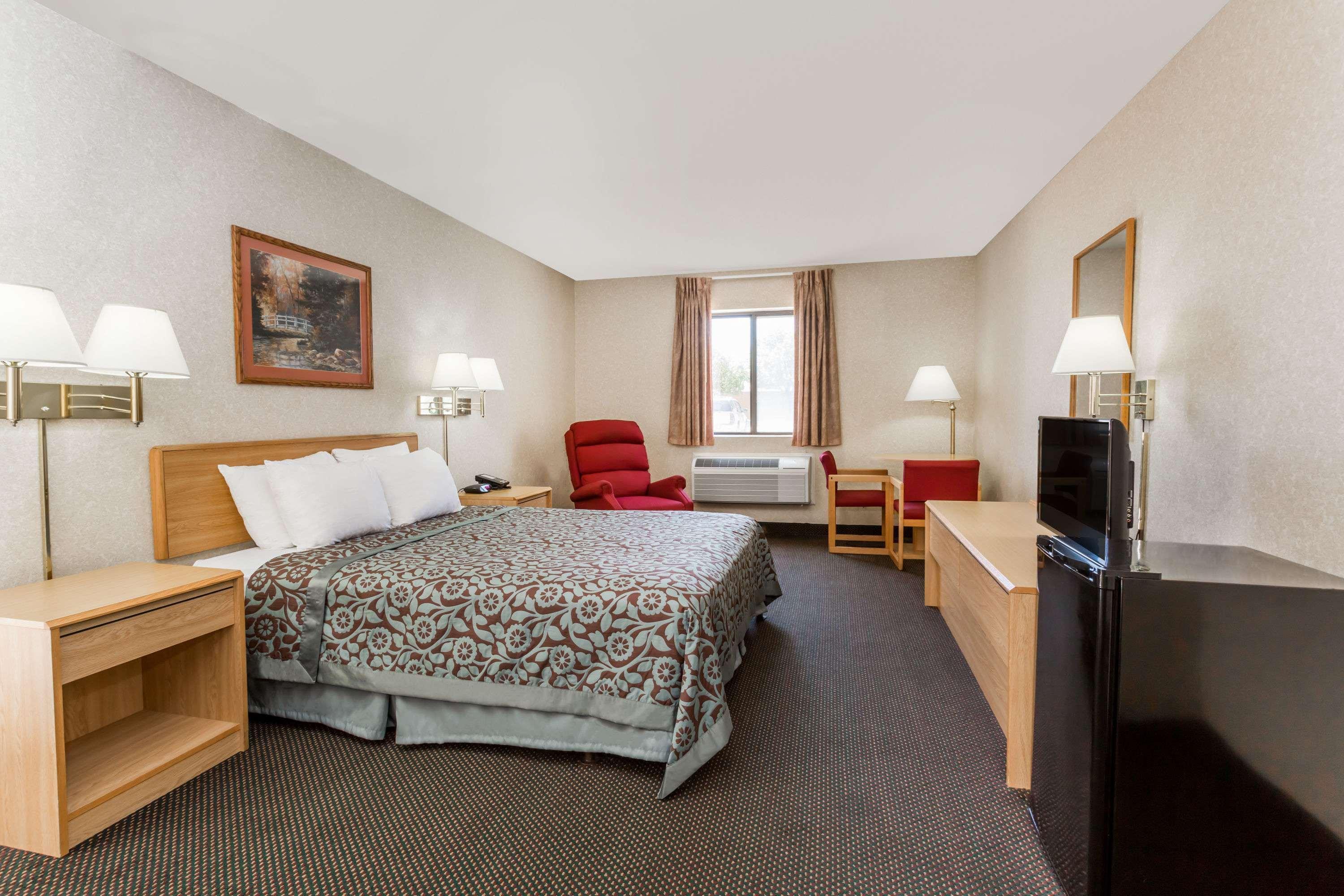 Days Inn By Wyndham Colby Exteriör bild
