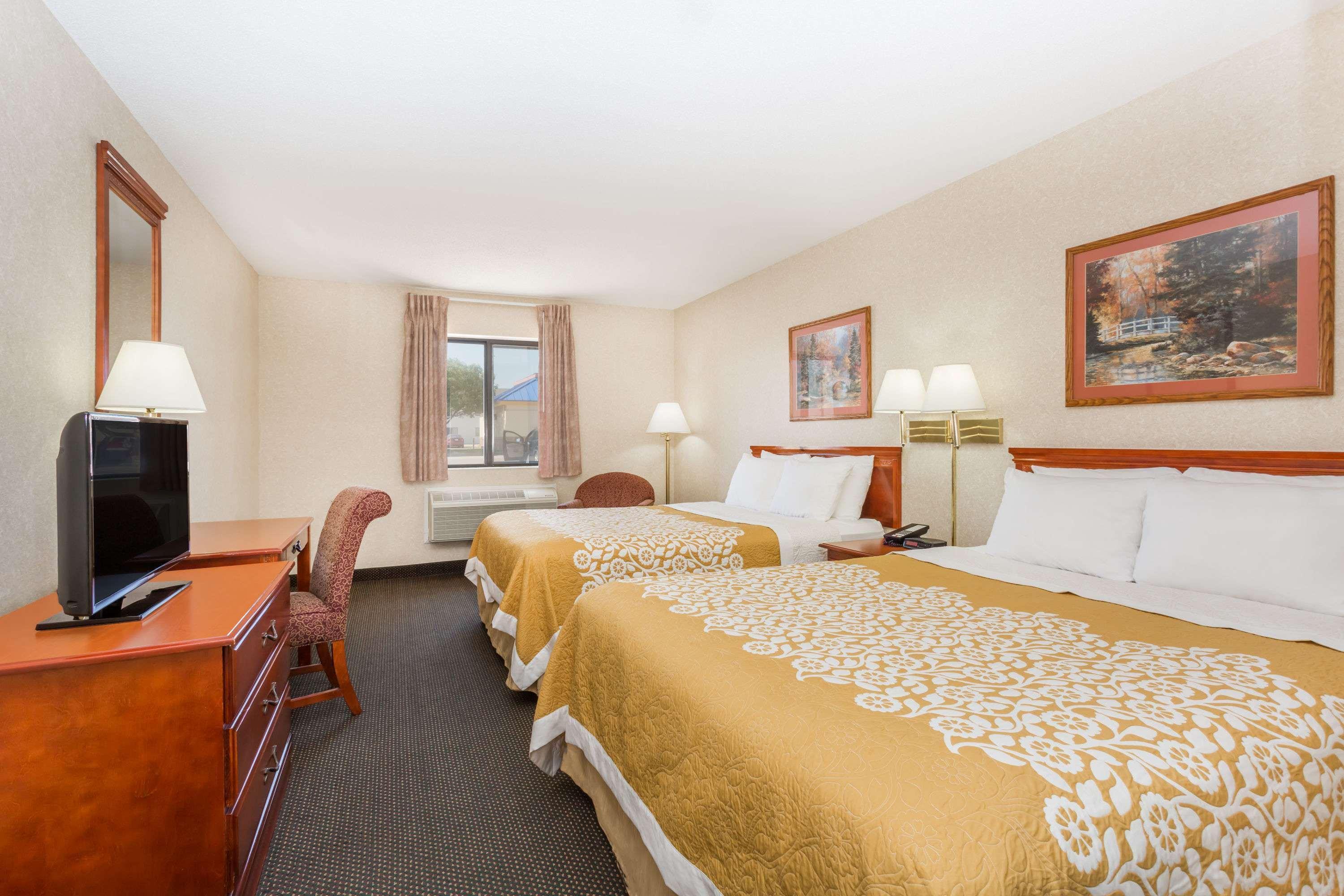 Days Inn By Wyndham Colby Exteriör bild